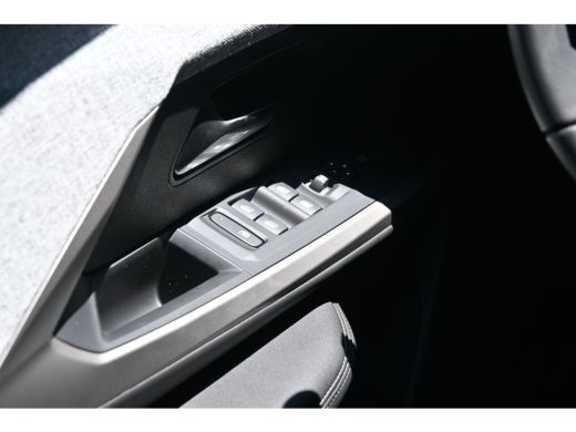 Peugeot 3008 1.2 Hybrid 145 Allure Tot 8 Jaar Garantie! | Achteruitrijcamera | Navigatie | Lane-Assist | Full-... ActivLease financial lease