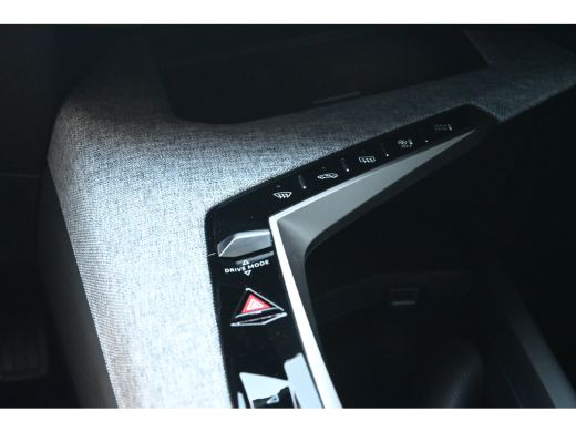 Peugeot 3008 1.2 Hybrid 145 Allure Tot 8 Jaar Garantie! | Achteruitrijcamera | Navigatie | Lane-Assist | Full-... ActivLease financial lease