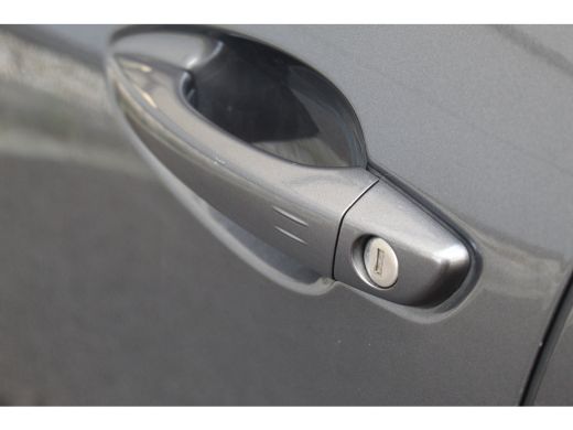 Peugeot 3008 1.6 HYbrid 225 Allure | Camera | Carplay | Navi | DAB | Cruise | Keyless | PDC V&A | Camera | Car... ActivLease financial lease
