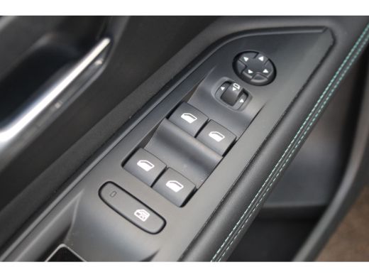 Peugeot 3008 1.6 HYbrid 225 Allure | Camera | Carplay | Navi | DAB | Cruise | Keyless | PDC V&A | Camera | Car... ActivLease financial lease