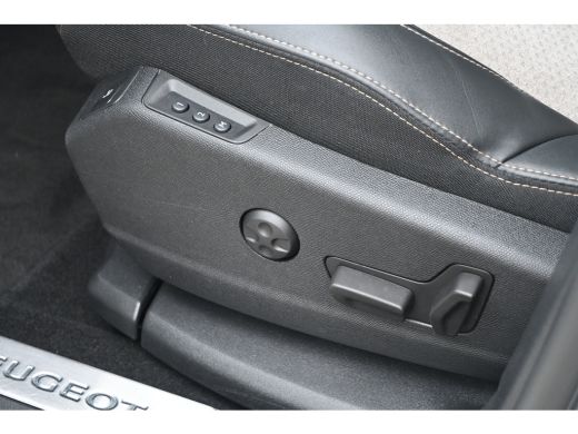 Peugeot 3008 1.6 HYbrid 225 GT | Afn. Trekhaak | Navigatie | Alcantara | Achteruitrijcamera | Climate Control ... ActivLease financial lease