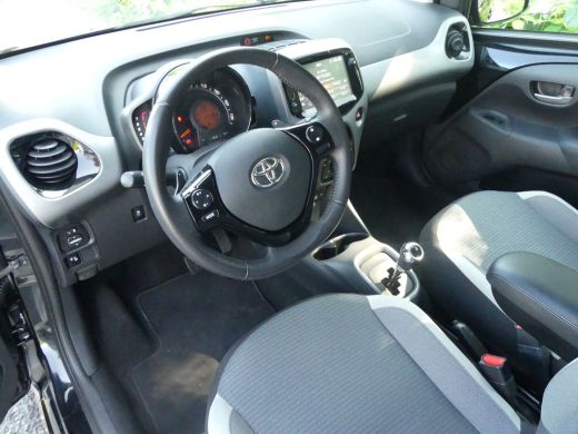 Toyota Aygo 1.0 VVT-i x-play | CAMERA | AIRCO | APPLE CARPLAY / ANDROID AUTO | ActivLease financial lease