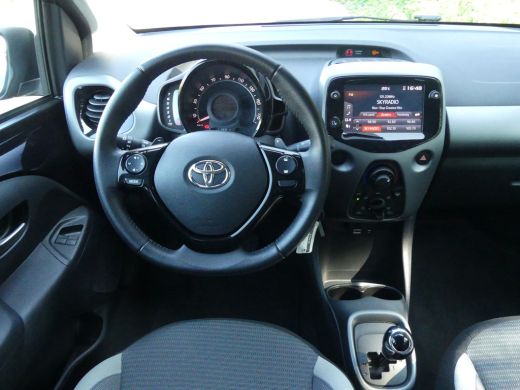 Toyota Aygo 1.0 VVT-i x-play | CAMERA | AIRCO | APPLE CARPLAY / ANDROID AUTO | ActivLease financial lease