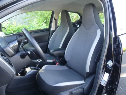 Toyota Aygo 1.0 VVT-i x-play | CAMERA | AIRCO | APPLE CARPLAY / ANDROID AUTO | ActivLease financial lease