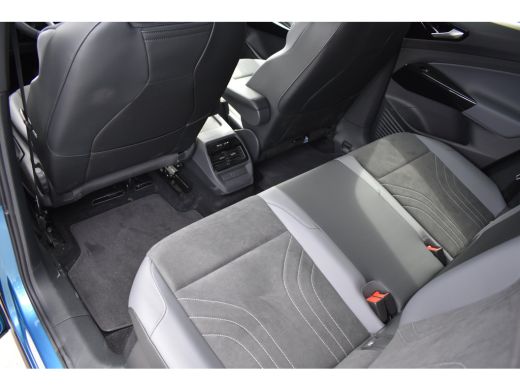 Volkswagen ID.4 Limited Edition 52 kWh 170PK | TREKHAAK | CAMERA | STOEL + VERW. | APP.CONNECT | FULL.LED | CLIMA... ActivLease financial lease