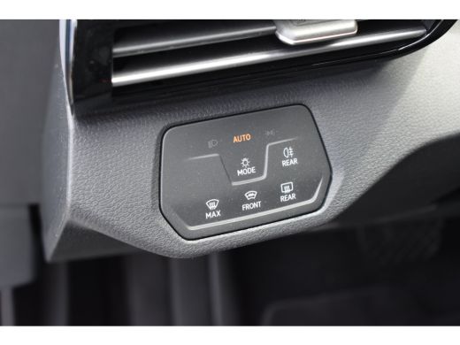 Volkswagen ID.4 Limited Edition 52 kWh 170PK | TREKHAAK | CAMERA | STOEL + VERW. | APP.CONNECT | FULL.LED | CLIMA... ActivLease financial lease