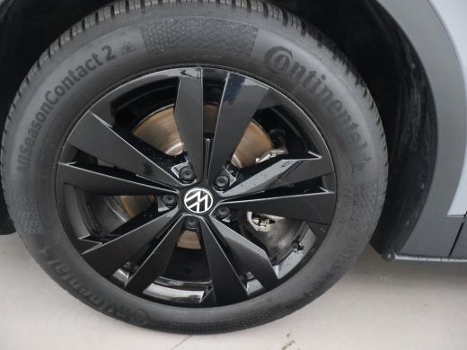 Volkswagen ID.4 LIMITED EDITION 52 kWh + SFEERVERLICHTING | ADAPTIVE CRUISE | CAMERA | STUUR/STOELVERWARMING ActivLease financial lease