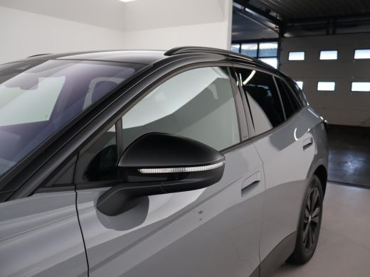 Volkswagen ID.4 LIMITED EDITION 52 kWh + SFEERVERLICHTING | ADAPTIVE CRUISE | CAMERA | STUUR/STOELVERWARMING ActivLease financial lease