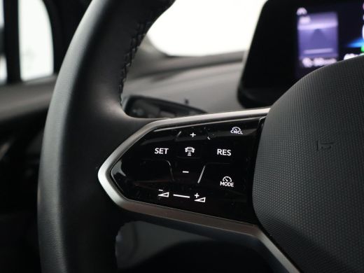 Volkswagen ID.4 LIMITED EDITION 52 kWh + SFEERVERLICHTING | ADAPTIVE CRUISE | CAMERA | STUUR/STOELVERWARMING ActivLease financial lease