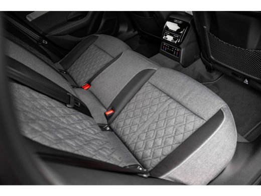 Audi A6 Avant 2.0 TFSI e-hybrid quattro 220 kW | Vierwielbesturing | 360 Camera | Trekhaak | 19" | ActivLease financial lease