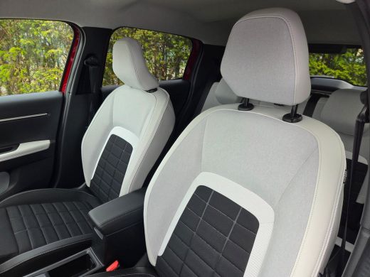 Citroën C3 Max 1.2 Hybrid | Achteruitrijcamera | Dagrijverlichting | Draadloze telefoonlader ActivLease financial lease