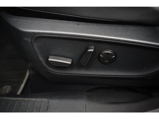 Ford Kuga 2.5 PHEV Active X 243pk | Adaptive Cruise | Dodehoek Detectie | Winterpack ActivLease financial lease