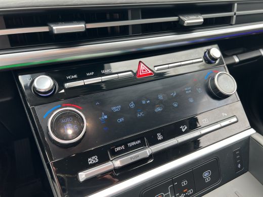 Hyundai Santa Fe 1.6 T-GDI 252pk PHEV Premium Plus 4WD 7p. | Elektrische trekhaak | Sidesteps | Premium Audio | Be... ActivLease financial lease