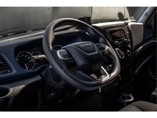Iveco Daily 35C18 | 3.0L | 180 PK | Bakwagen met laadklep | Zijdeur | Automaat | N1 | Cruise | Airco ActivLease financial lease