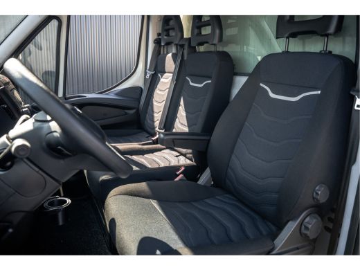 Iveco Daily 35C18 | 3.0L | 180 PK | Bakwagen met laadklep | Zijdeur | Automaat | N1 | Cruise | Airco ActivLease financial lease
