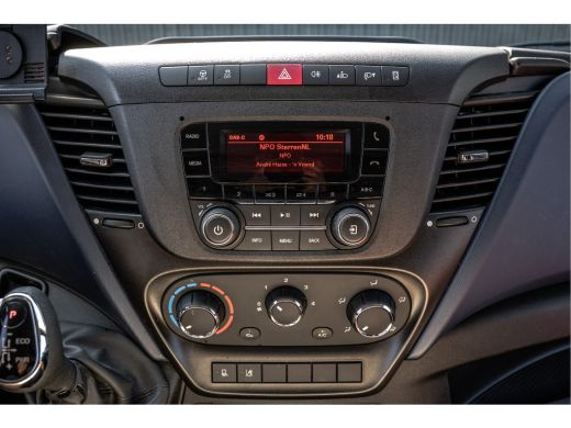 Iveco Daily 35C18 | 3.0L | 180 PK | Bakwagen met laadklep | Zijdeur | Automaat | N1 | Cruise | Airco ActivLease financial lease