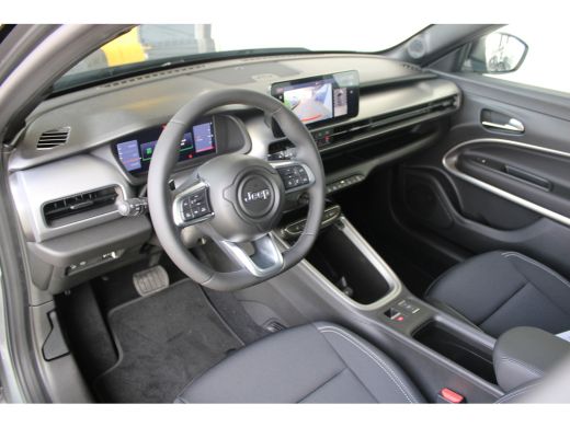 Jeep Avenger Summit | 8 Jaar garantie | Panoramadak | Navigatie | Elektr. kofferklep | JBL audio | Camera | ActivLease financial lease
