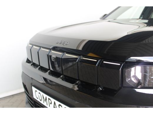 Jeep Compass First Edition | 8 Jaar garantie | Warmtepomp | Panoramadak | Stoelverwarming | Matrix LED | Camera | ActivLease financial lease