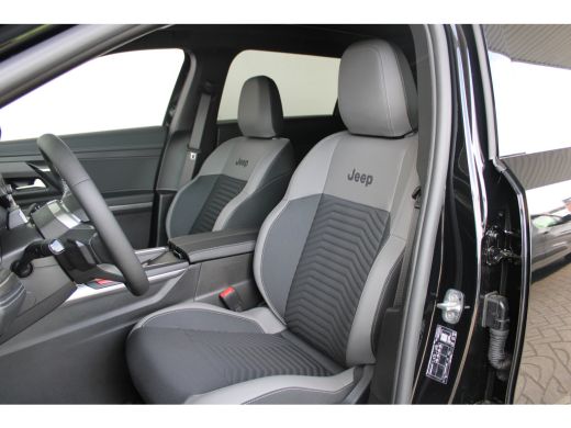 Jeep Compass First Edition | 8 Jaar garantie | Warmtepomp | Panoramadak | Stoelverwarming | Matrix LED | Camera | ActivLease financial lease