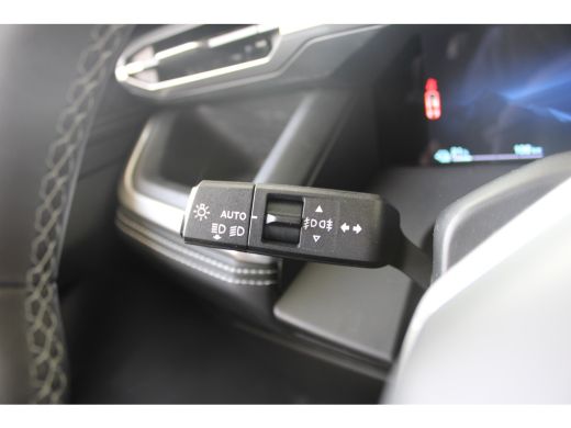 Jeep Compass First Edition | 8 Jaar garantie | Warmtepomp | Panoramadak | Stoelverwarming | Matrix LED | Camera | ActivLease financial lease