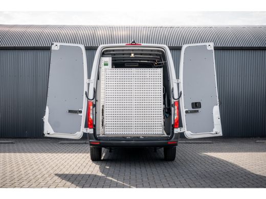 Mercedes-Benz Sprinter 311 CDI RWD L2H2 | Volledig Ingericht | Mbux | Camera | Climatronic ActivLease financial lease