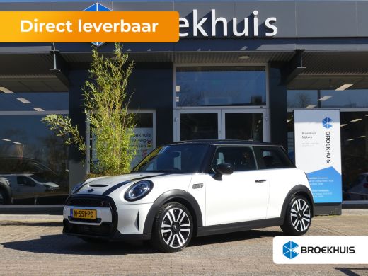Mini Cooper S 2.0 Cooper S Classic JCW | STOEL+VOORRUITVERWARMING | CAMERA | NAVI | GETINT GLAS | PARKEERSENSOR... ActivLease financial lease
