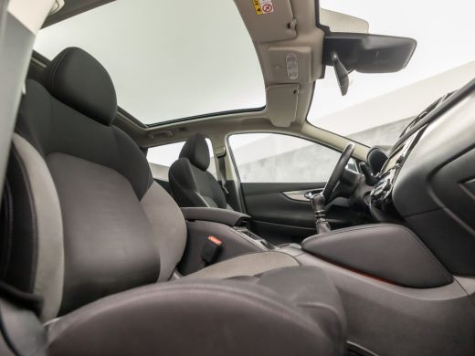 Nissan QASHQAI 1.2 N-Connecta (PANORAMADAK, NAVIGATIE, 360 CAMERA, GETINT GLAS, KEYLESS, SPORTSTOELEN, CRUISE, P... ActivLease financial lease