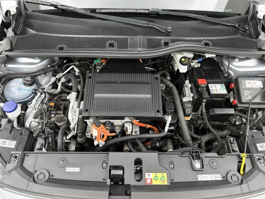 Opel Corsa-e 100KW / 50KWh SOH 98% / Airco-Ecc. / Cruise-ctr. / Apple Carplay Android / Navigatie via Usb / Ap... ActivLease financial lease