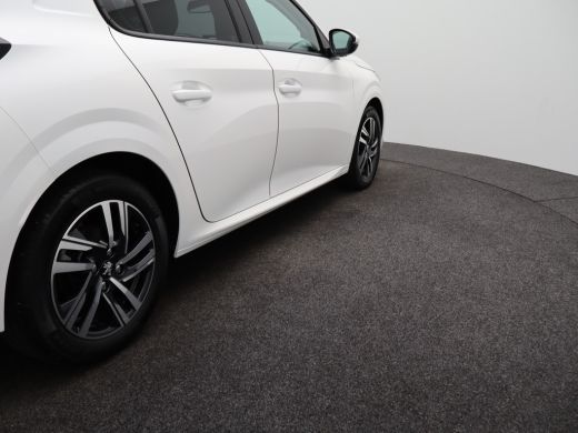 Peugeot 208 1.2 PureRech Allure | Achteruitrijcamera | Panoramadak | Cruise Control | Apple Carplay/Android Auto ActivLease financial lease
