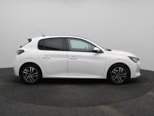 Peugeot 208 1.2 PureRech Allure | Achteruitrijcamera | Panoramadak | Cruise Control | Apple Carplay/Android Auto ActivLease financial lease