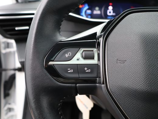 Peugeot 208 1.2 PureRech Allure | Achteruitrijcamera | Panoramadak | Cruise Control | Apple Carplay/Android Auto ActivLease financial lease