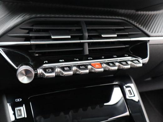 Peugeot 208 1.2 PureRech Allure | Achteruitrijcamera | Panoramadak | Cruise Control | Apple Carplay/Android Auto ActivLease financial lease