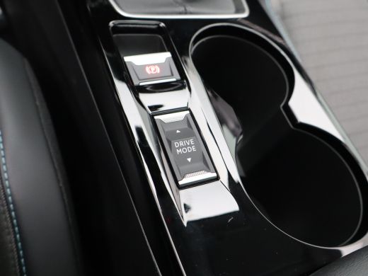 Peugeot 208 1.2 PureRech Allure | Achteruitrijcamera | Panoramadak | Cruise Control | Apple Carplay/Android Auto ActivLease financial lease