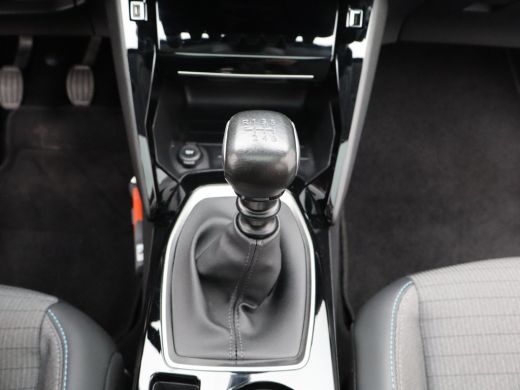 Peugeot 208 1.2 PureRech Allure | Achteruitrijcamera | Panoramadak | Cruise Control | Apple Carplay/Android Auto ActivLease financial lease