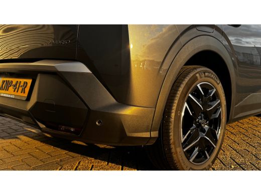 Peugeot 3008 1.2 HYBRID 145PK GT AUTOMAAT / NAVI / LEDER / CLIMA / LED / PDC / 19" LMV / ALCANTARA / CAMERA / ... ActivLease financial lease
