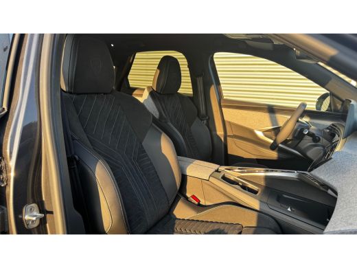 Peugeot 3008 1.2 HYBRID 145PK GT AUTOMAAT / NAVI / LEDER / CLIMA / LED / PDC / 19" LMV / ALCANTARA / CAMERA / ... ActivLease financial lease