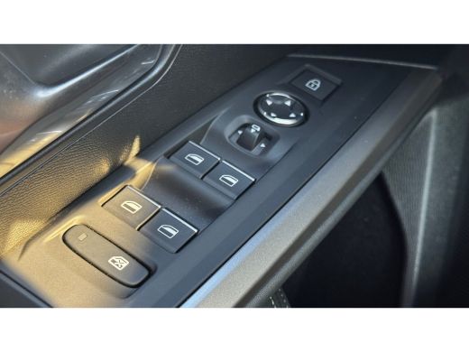 Peugeot 3008 1.2 HYBRID 145PK GT AUTOMAAT / NAVI / LEDER / CLIMA / LED / PDC / 19" LMV / ALCANTARA / CAMERA / ... ActivLease financial lease