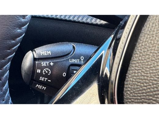 Peugeot e-2008 54KWH 156PK ALLURE AVANTAGE AUTOMAAT NAVI / LEDER / CLIMA / LED / PDC / 17" LMV / KEYLESS / CAMER... ActivLease financial lease