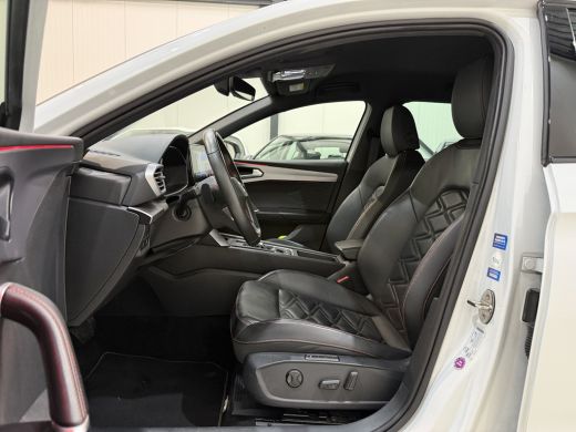 Seat Leon Sportstourer 1.0 eTSI 110pk DSG FR | Leder | Trekhaak | Beats Audio ActivLease financial lease