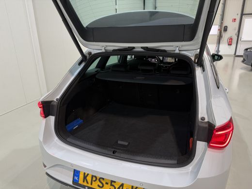 Seat Leon Sportstourer 1.0 eTSI 110pk DSG FR | Leder | Trekhaak | Beats Audio ActivLease financial lease