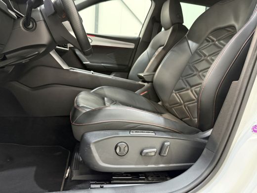 Seat Leon Sportstourer 1.0 eTSI 110pk DSG FR | Leder | Trekhaak | Beats Audio ActivLease financial lease