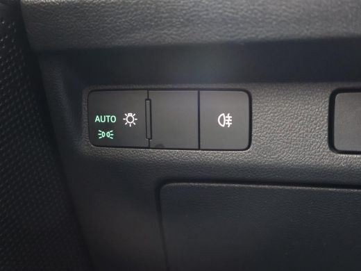 Skoda Enyaq iV 80 204 PK SOH 89,42% + WEGKL. TREKHAAK | SFEERVERL | STANDKACHEL | CAMERA | STUURWIELVER. | CARPLAY ActivLease financial lease