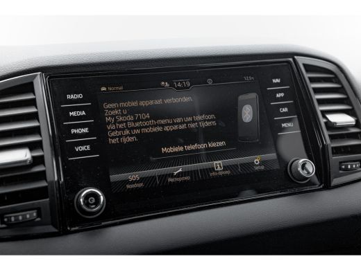 Skoda Karoq 1.5 TSI 7-DSG 150pk Sportline | Navi by App | Keyless | 18" | Stuur & Stoelverwarming | Parkeerhu... ActivLease financial lease