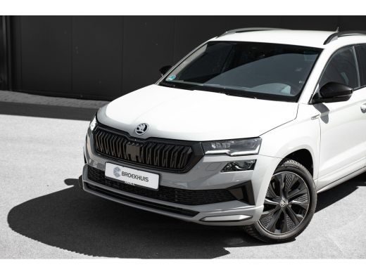 Skoda Karoq 1.5 TSI 7-DSG 150pk Sportline | Navi by App | Keyless | 18" | Stuur & Stoelverwarming | Parkeerhu... ActivLease financial lease