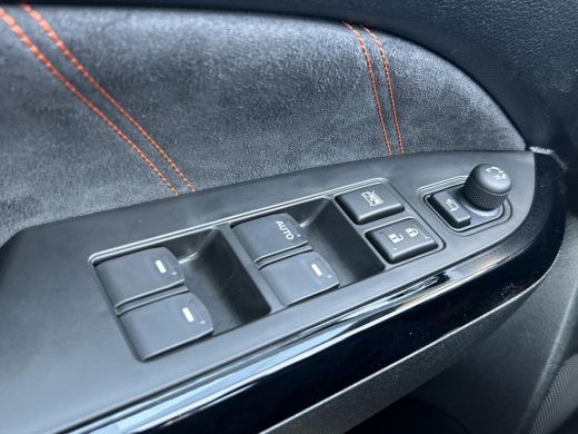 Suzuki Vitara 1.4 Boosterjet Smart Hybrid Special Edition **SAVANNA IVORY METALLIC/ PANORAMADAK/ AUTOMAAT/ DIRE... ActivLease financial lease