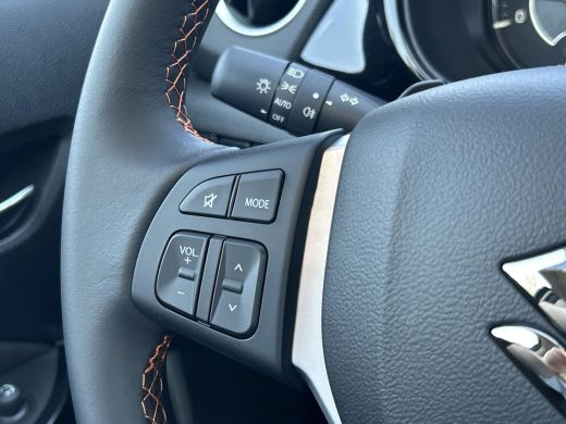 Suzuki Vitara 1.4 Boosterjet Smart Hybrid Special Edition **SAVANNA IVORY METALLIC/ PANORAMADAK/ AUTOMAAT/ DIRE... ActivLease financial lease