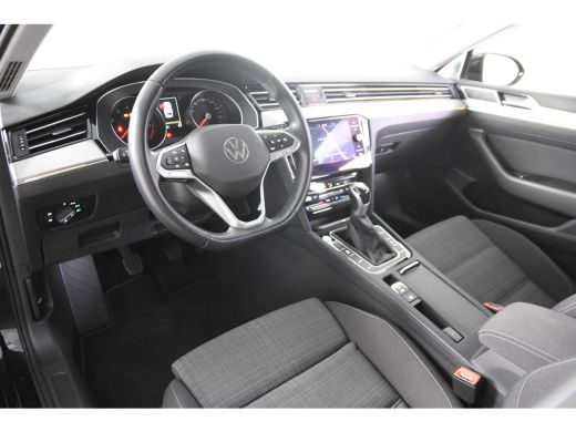 Volkswagen Passat Variant 1.5 TSi Style *1ste Eigenaar*Navigatie*Camera*DAB* ActivLease financial lease