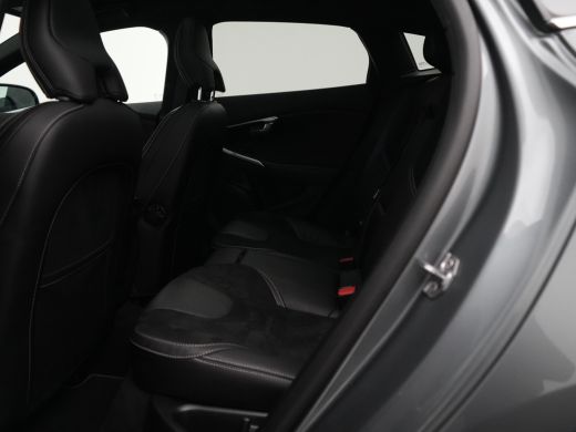 Volvo  V40 T3 Polar+ Sport | Panoramadak | Harman/Kardon | R-Design | Camera | Keyless | On Call | Stoelverw... ActivLease financial lease