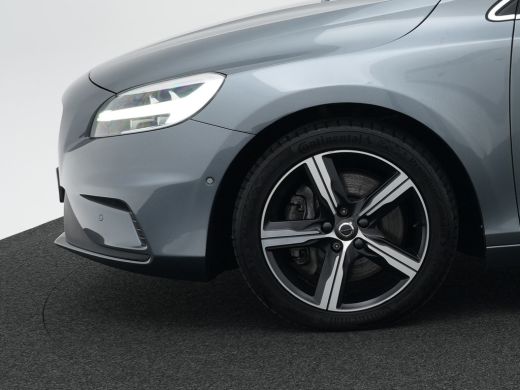 Volvo  V40 T3 Polar+ Sport | Panoramadak | Harman/Kardon | R-Design | Camera | Keyless | On Call | Stoelverw... ActivLease financial lease