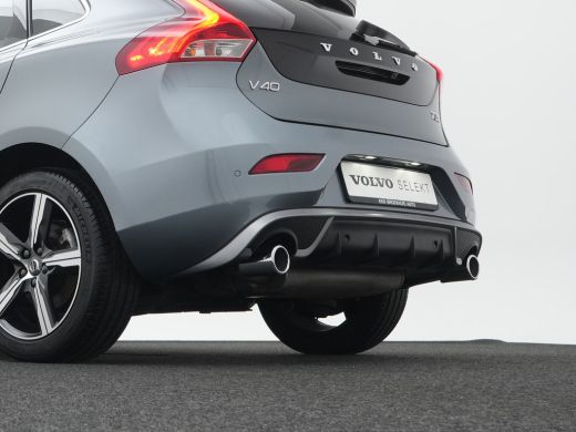 Volvo  V40 T3 Polar+ Sport | Panoramadak | Harman/Kardon | R-Design | Camera | Keyless | On Call | Stoelverw... ActivLease financial lease